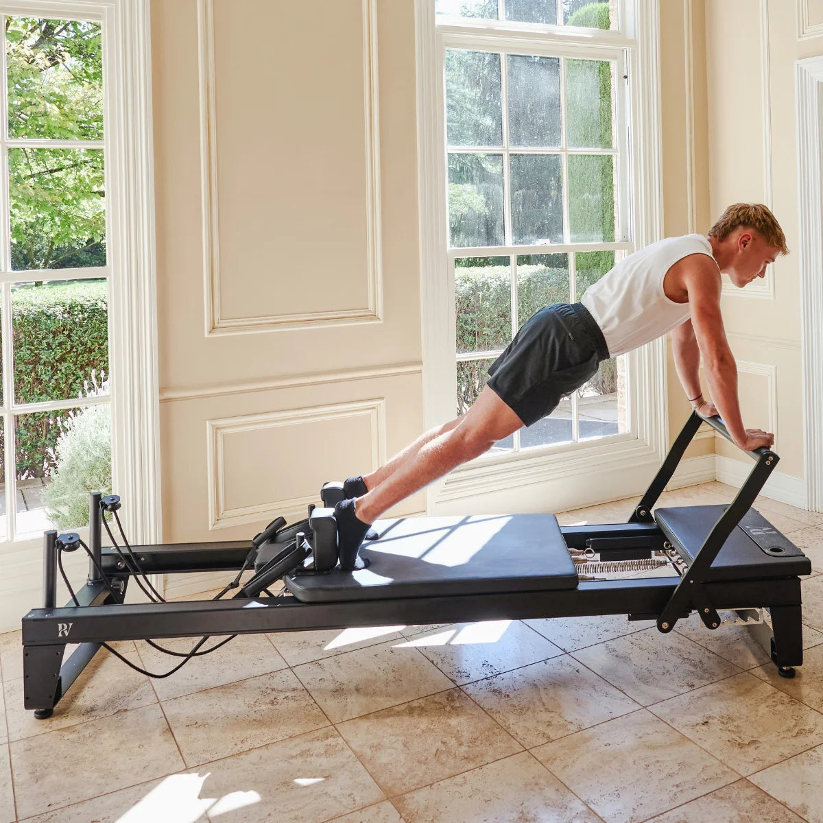 Pravéon Banksia Reformer - Ebony
